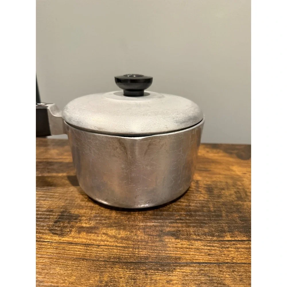 Magnalite Classic 2 Qt Cast Aluminum Saucepan with Lid Si12 k Silver Pot China